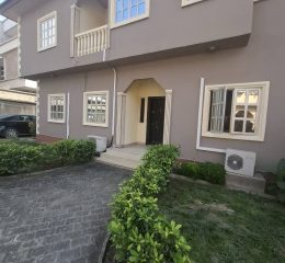5 bedroom semi-detached duplex for rent in Lekki Phase 1