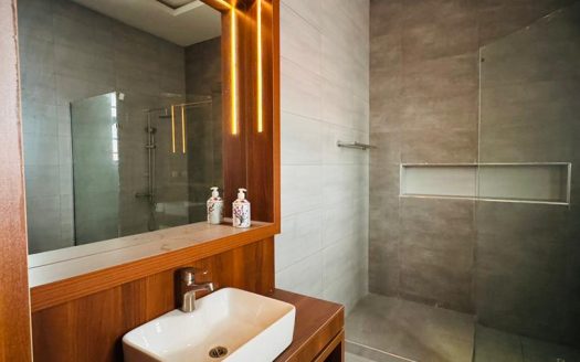4-bedroom house Lekki Phase 1 with BQ for Rent